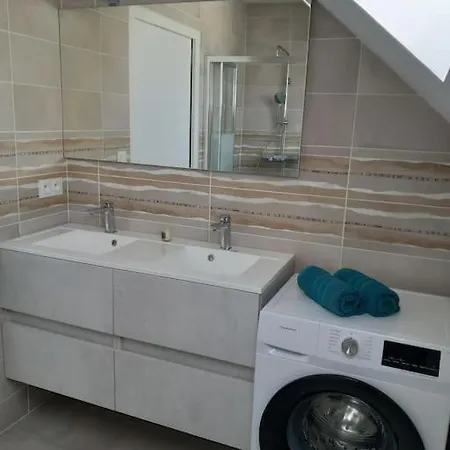 Sur Les Hauteurs D'honfleur - * Équemauville